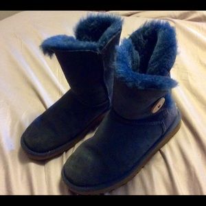 UGG boots. Bailey button.